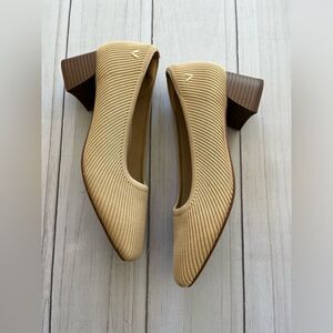 Chic Tan Knit Heels